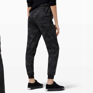 Lululemon Stretch High-Rise Jogger *Full Length Heritage 365 Camo Gray size 8